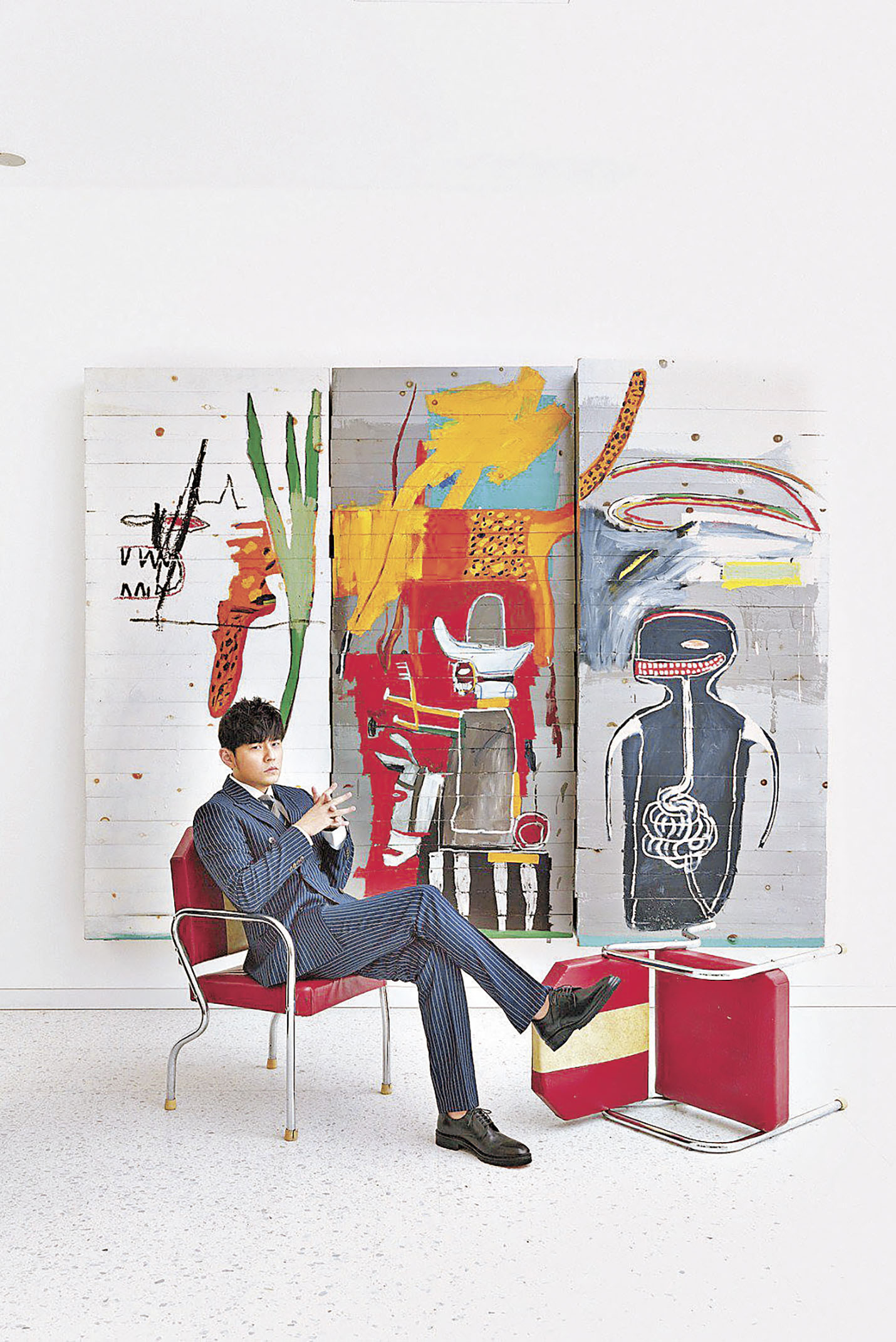 ■周杰倫向來熱愛巴斯基亞的畫作，其身後的《無題》（壓克力油彩筆木板）最終以2.89億元成功拍出。