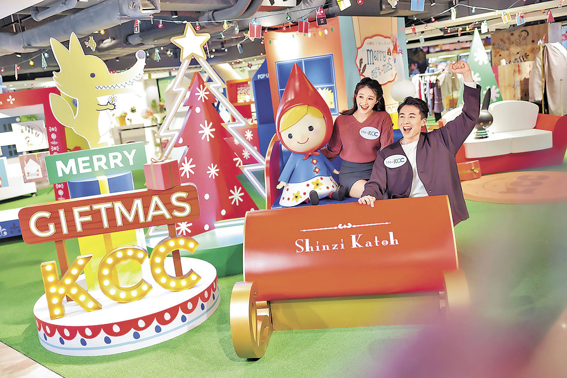 ■「聖誕鹿車」帶你遊走童話市集。