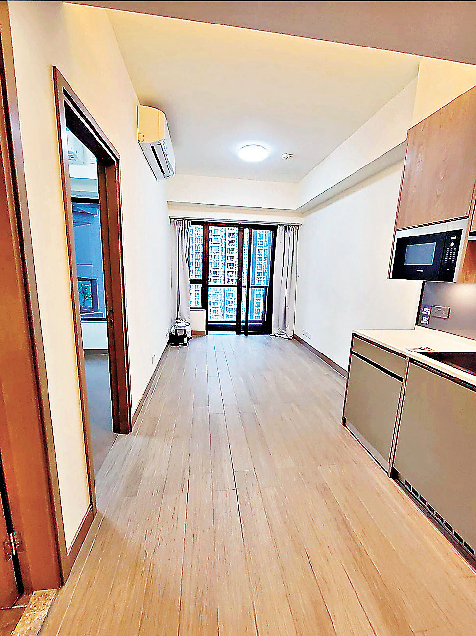 ■長方形大廳夠實用。