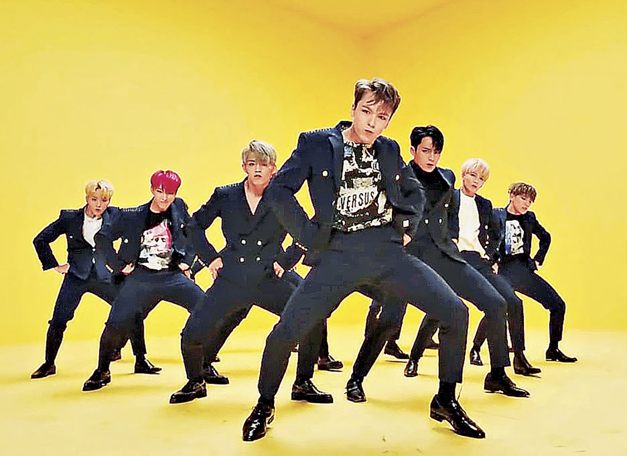 ■Seventeen刀群舞整齊吸睛。