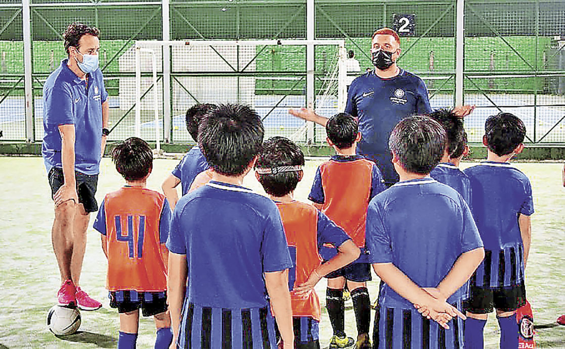 ■學校不乏國際米蘭特派的外籍教練。