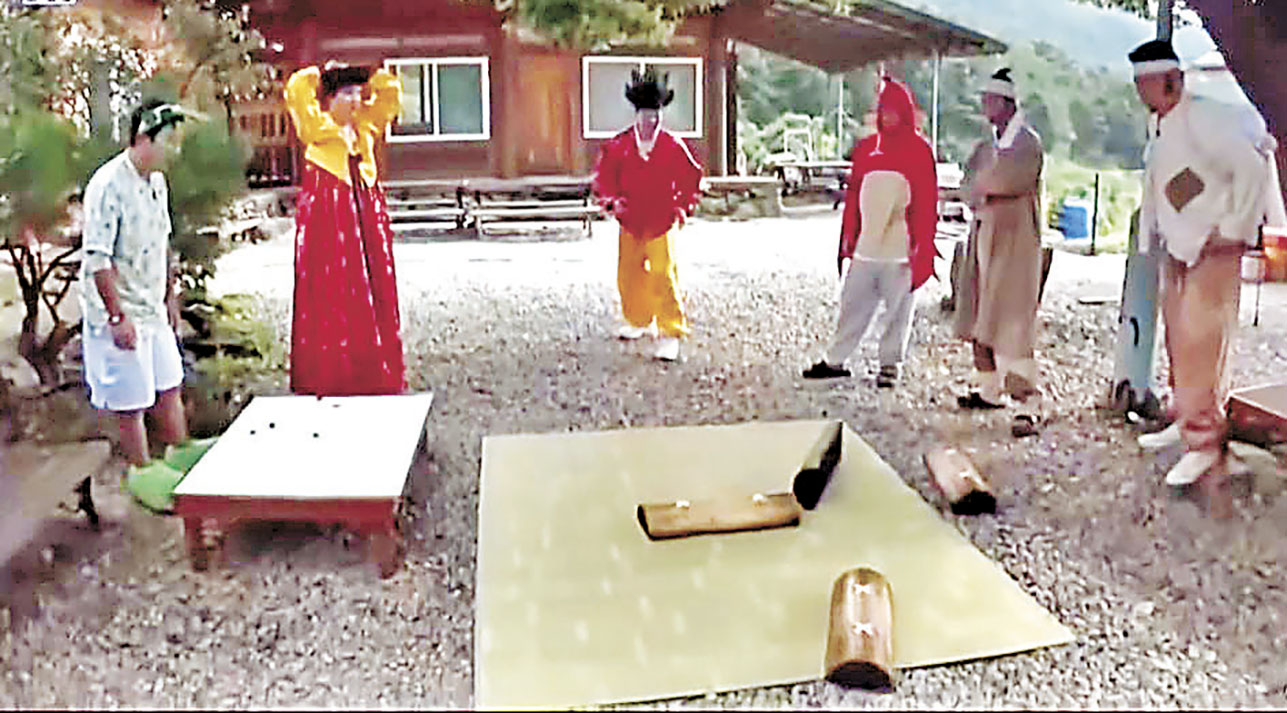 ■《新西遊記》中的訓民正音版擲柶戲十分搞笑。