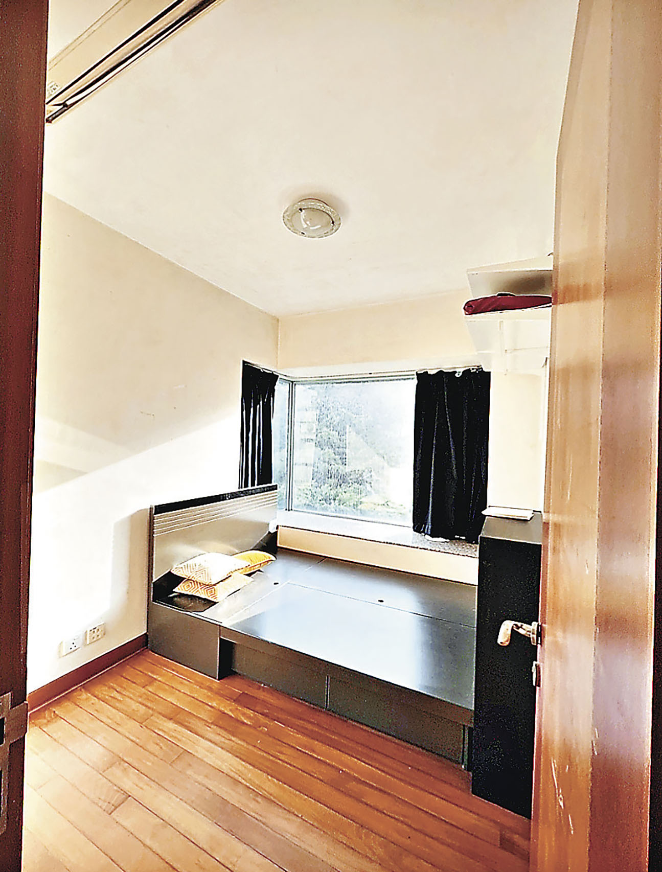 ■睡房可放置雙人大床。