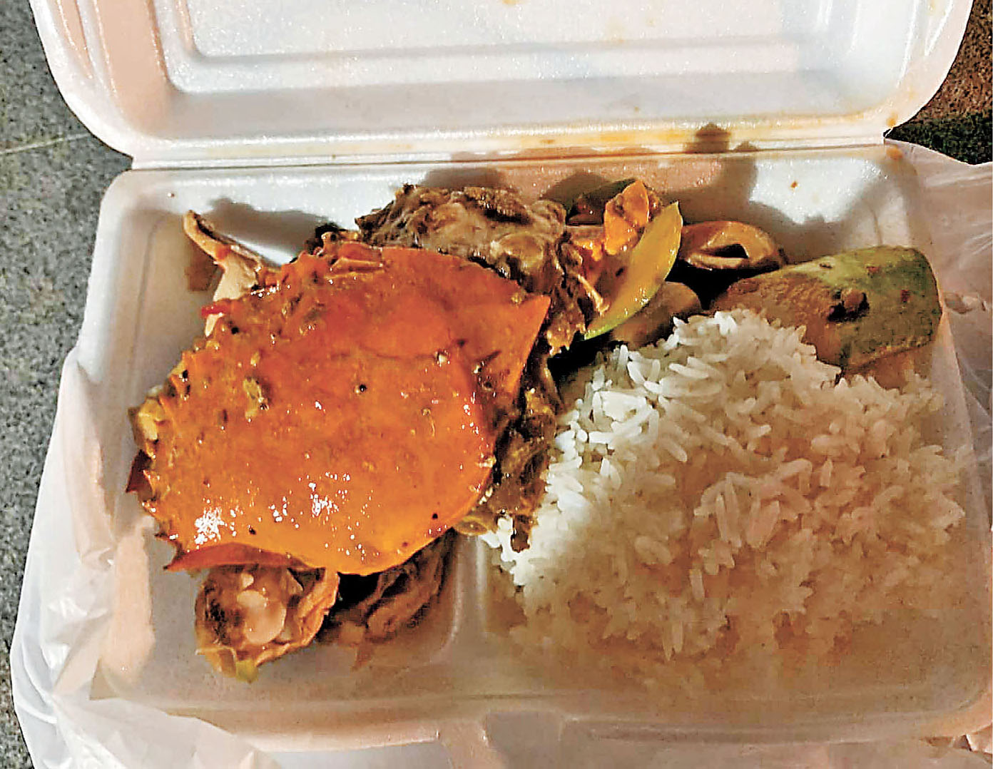 ■荃灣麗園大排檔超豪海鮮兩餸飯,有薑葱炒蟹。