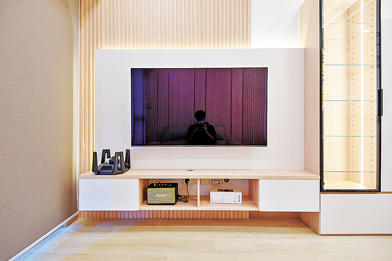 ■客廳色調明亮柔和。