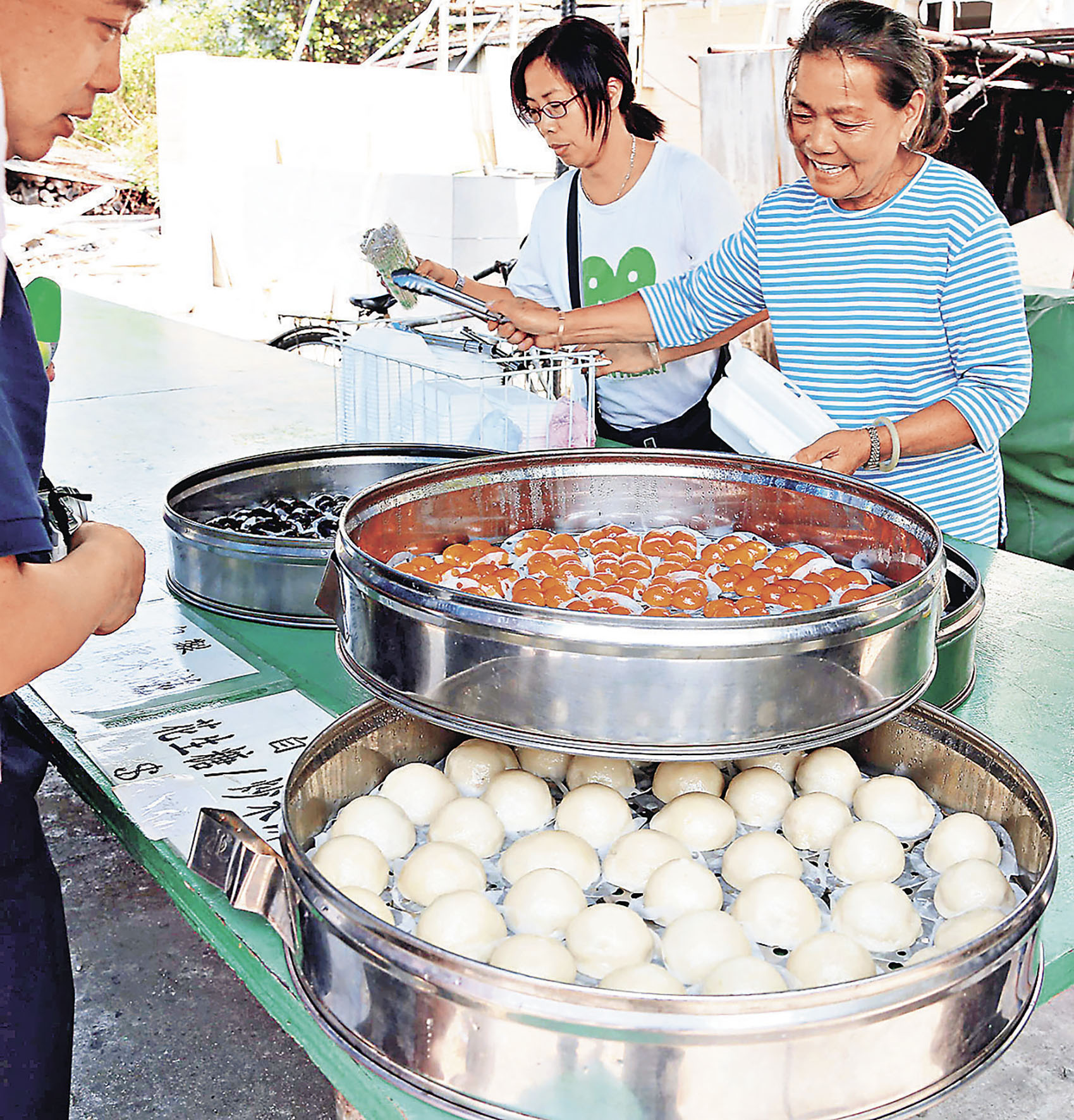 ■自家製的客家茶粿與糯米糍是吉澳島的名物。