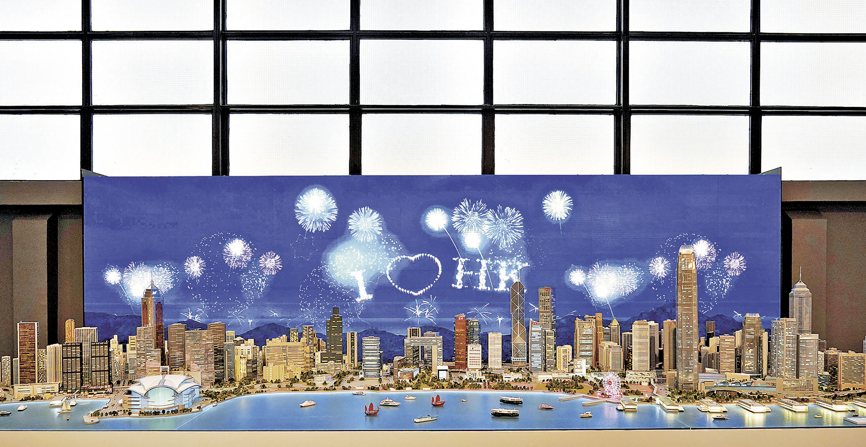 ■展品「維多利亞港」包含多幢建築物，耗時兩年製作。