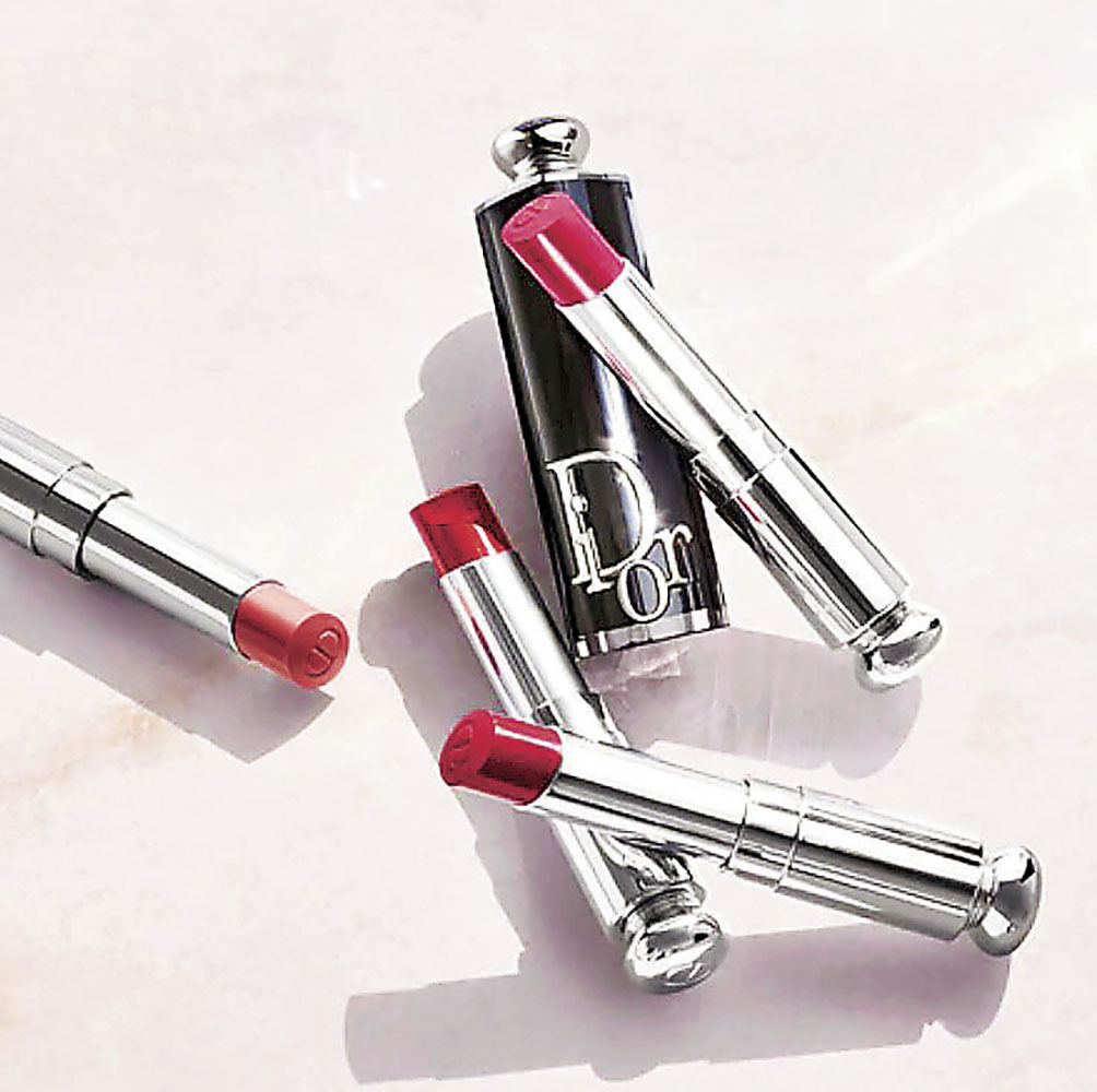 ■鏡光誘惑唇膏系列備有35種色。