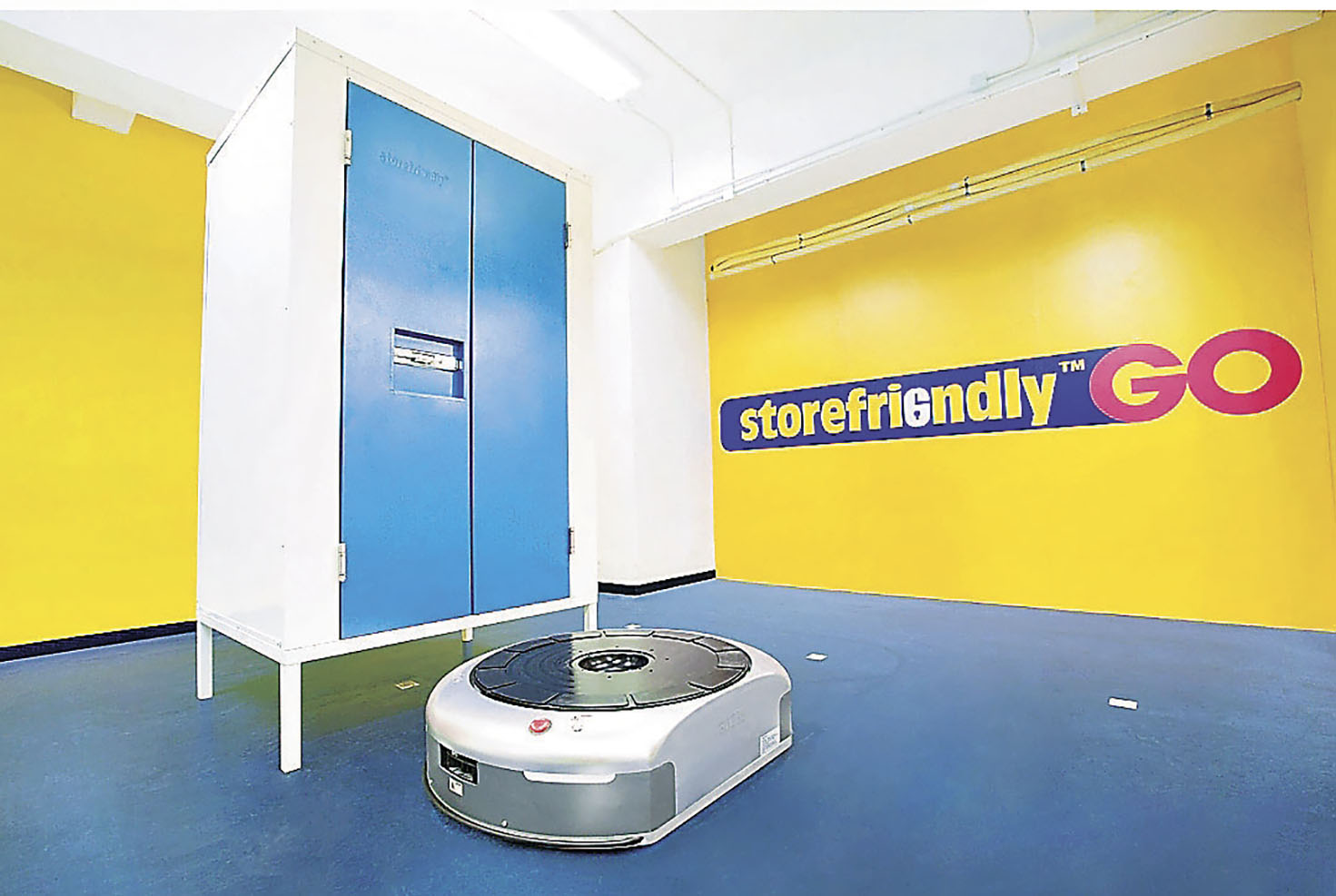 ■儲存易的智能AI Robot迷你倉機械人，會自動將流動儲存櫃送到客人面前。