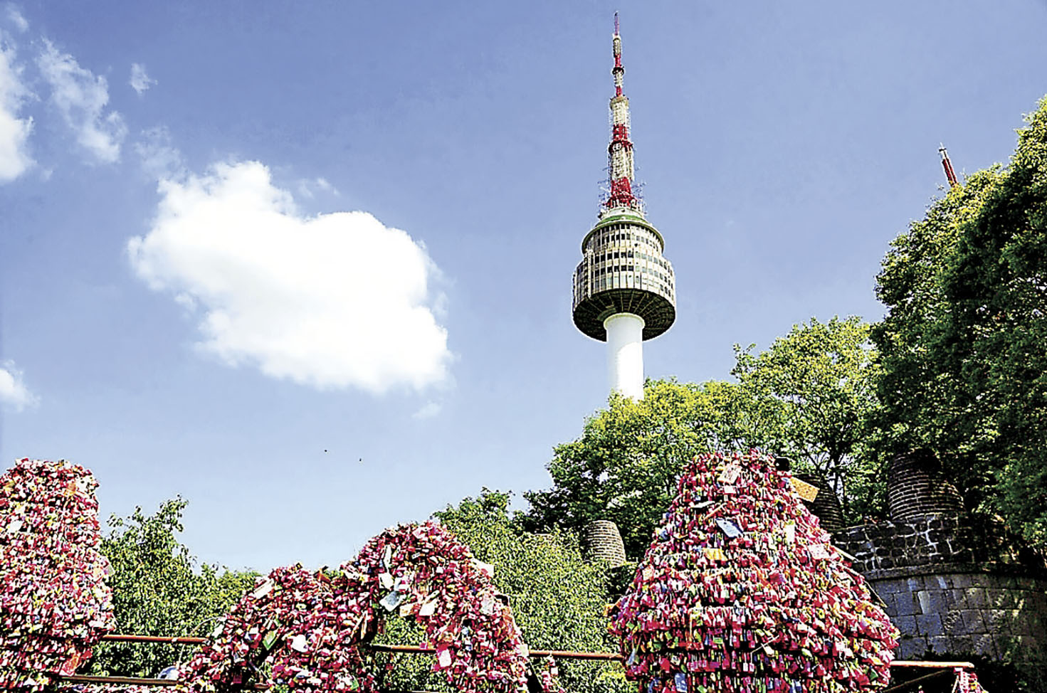■南山首爾塔乃首爾最著名的觀光勝地。