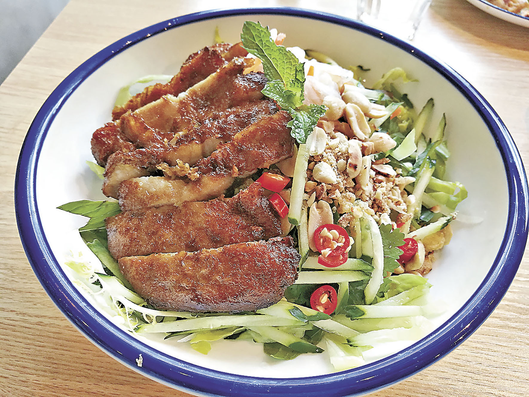 ■香茅豬扒撈檬。