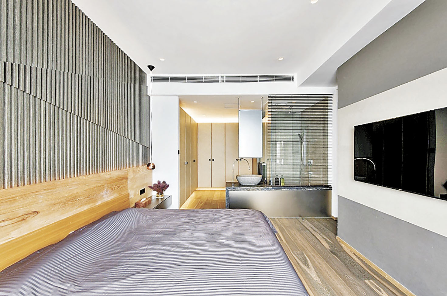 ■特大主人房，從牆壁到地板，打造家的溫暖感覺。