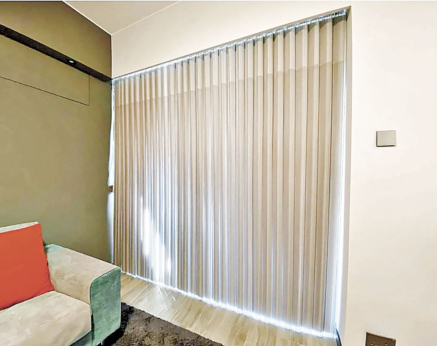 ■紗簾濾光性效果極佳，陽光透過紗簾變得更柔和。