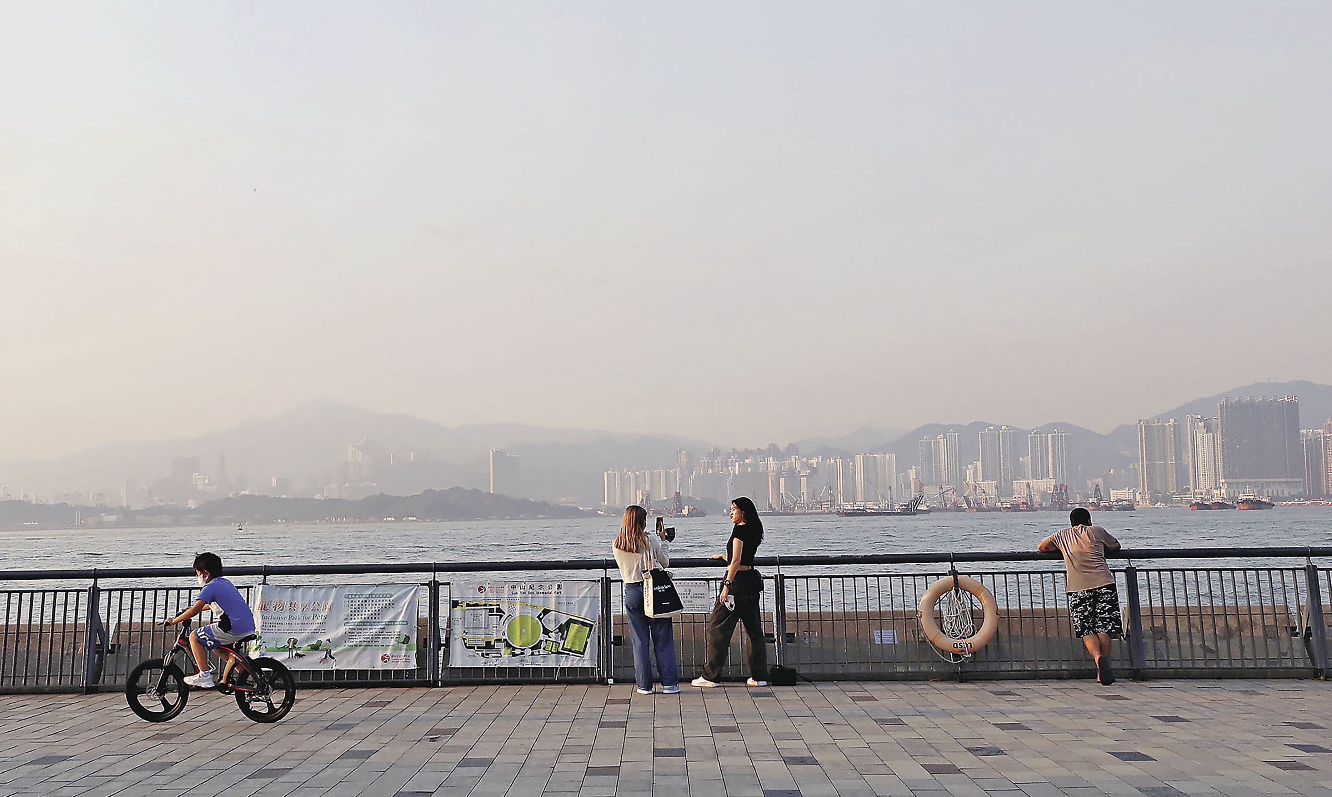■本港近日煙霞籠罩，環保署預測較高空氣污染水平仍會維持至下周初。