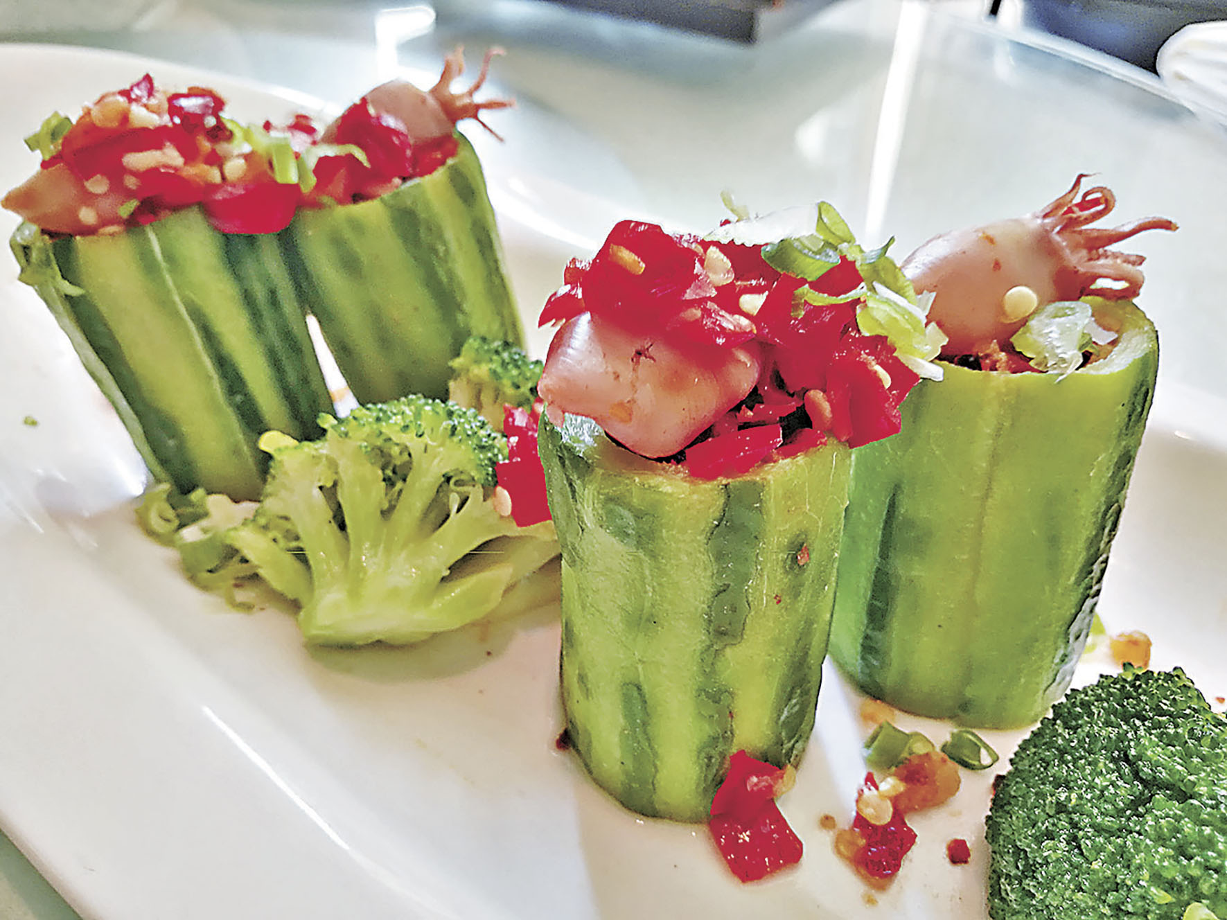 ■剁椒青口乾吊桶仔蒸勝瓜。