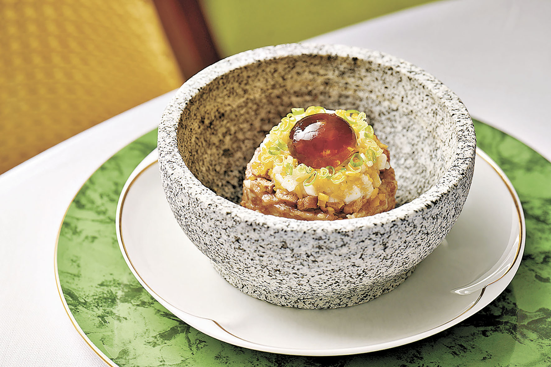 ■白翠紅玉藏珍地