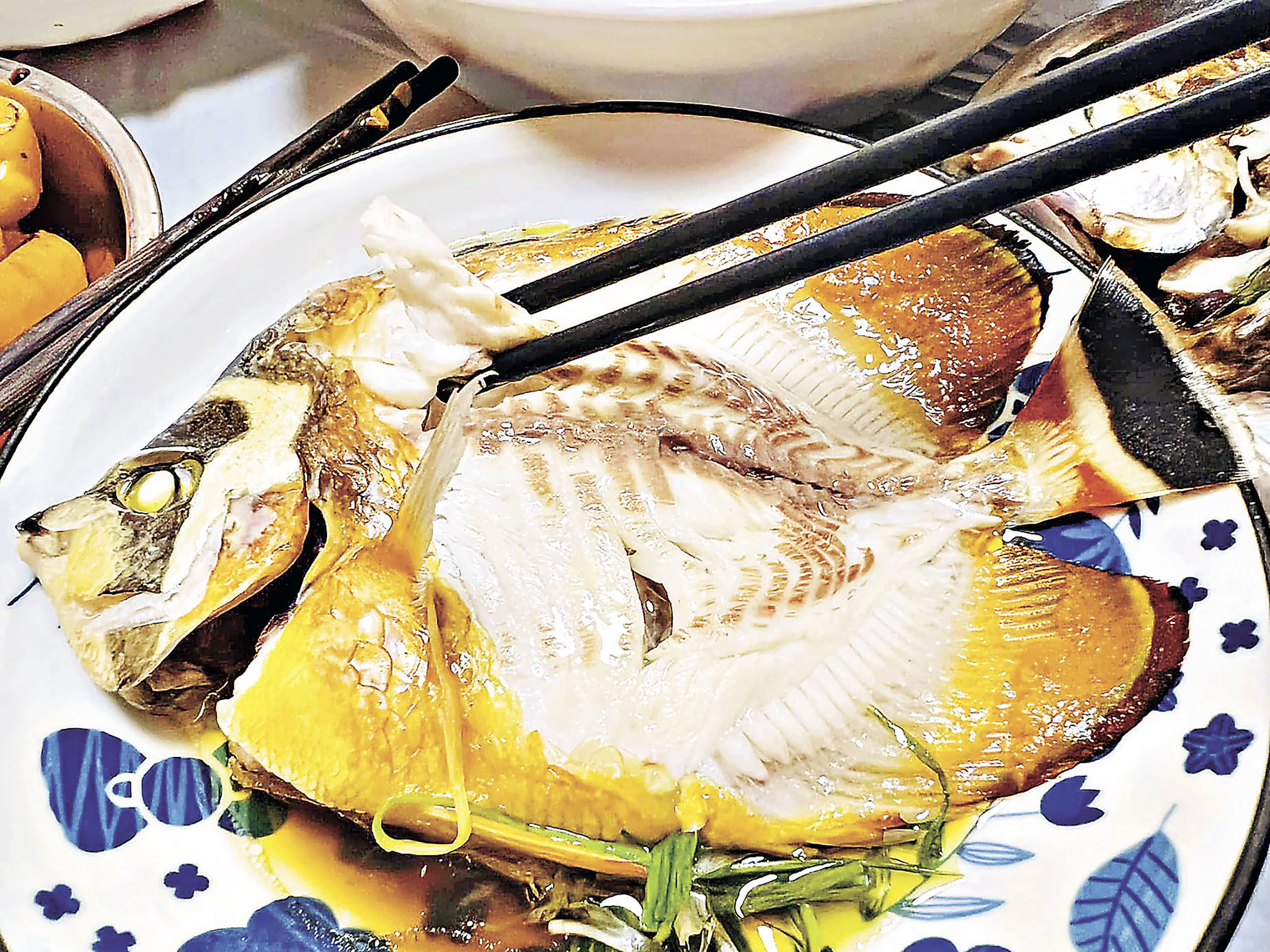 ■食安中心建議市民減少食用珊瑚魚。 網上圖片