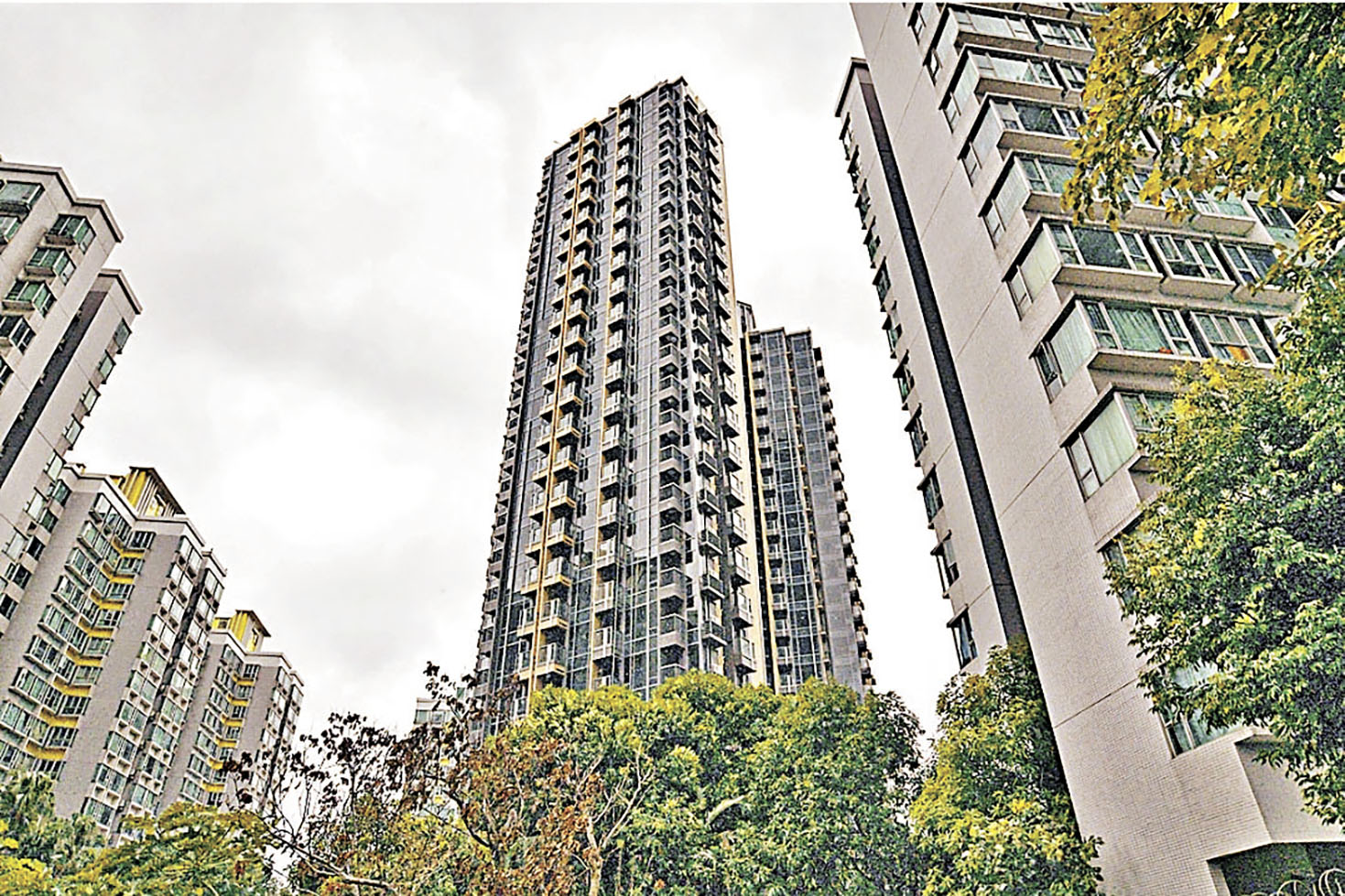 ■尚悅．嶺（中）樓齡較新。