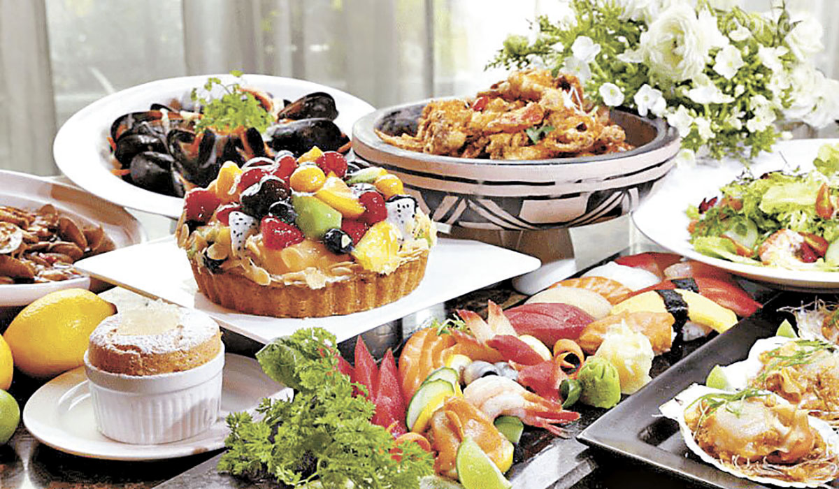 ■酒店自助午餐。