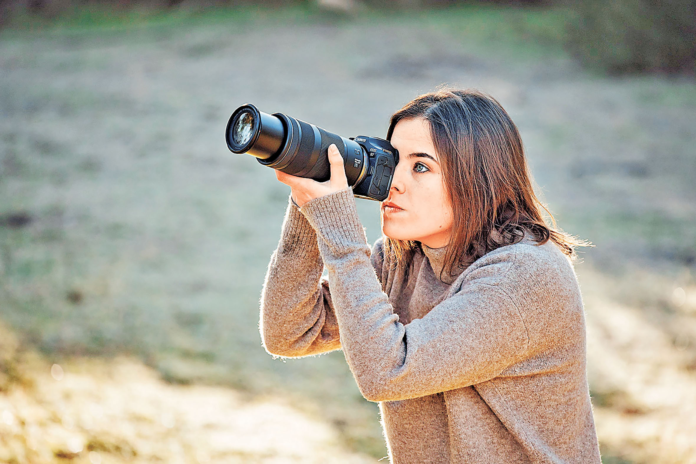 ■EOS R7提供高達8級防震效果。