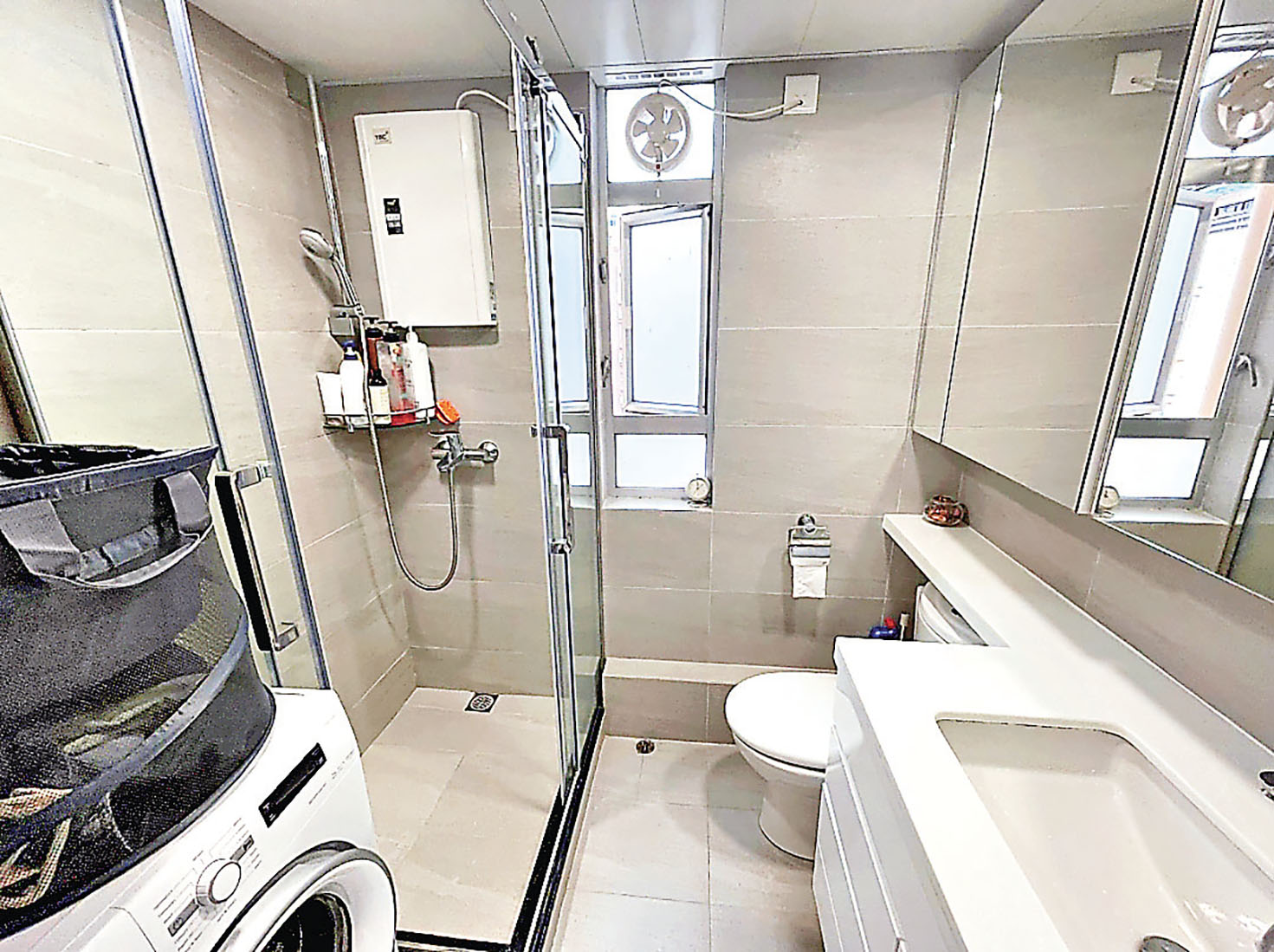 ■傳統屋苑浴室較大，慣常放置洗衣機。