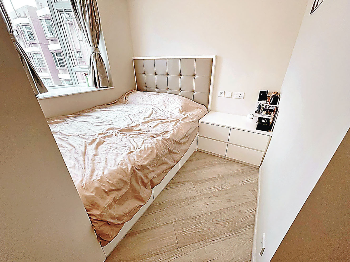 ■睡房以白色為主調。