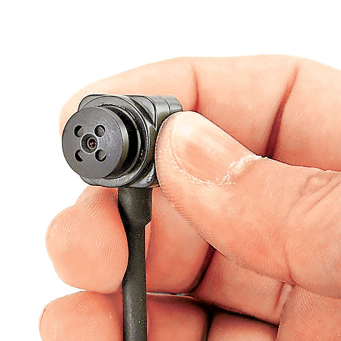 ■針孔鏡頭可藏於鈕釦內。