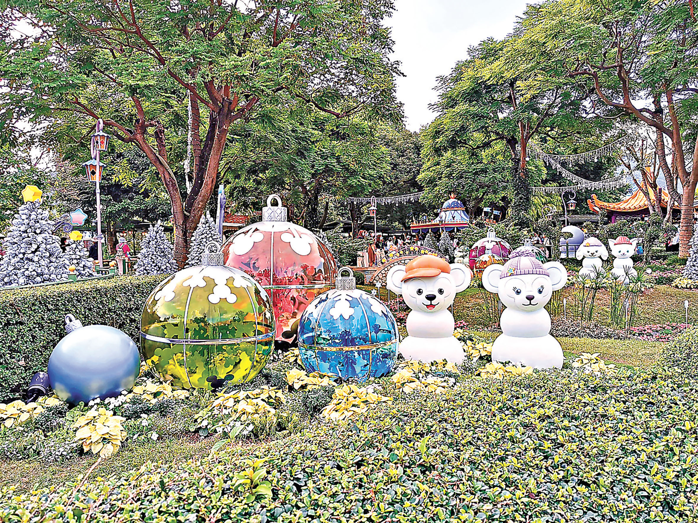 ■花園內的雪亮園景。
