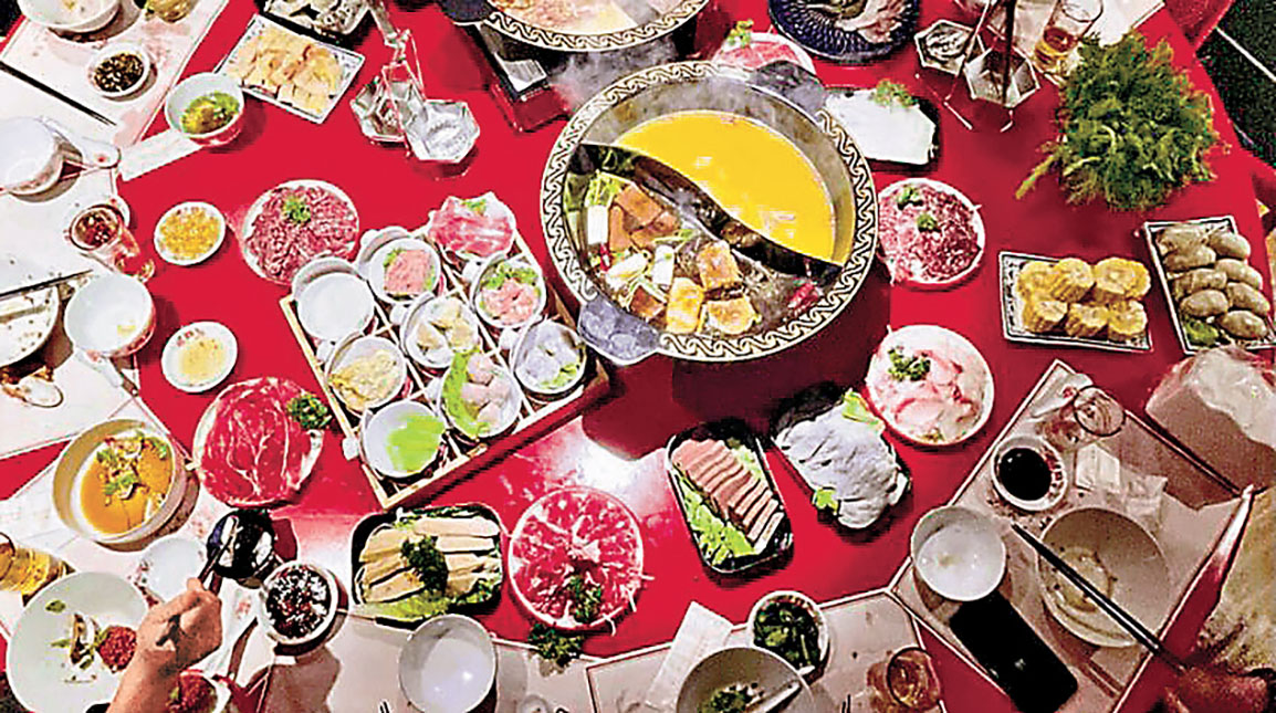 ■120分鐘海鮮牛肉火鍋放題。