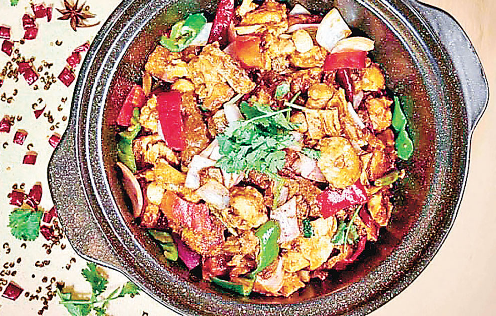 ■初心招牌雞煲。