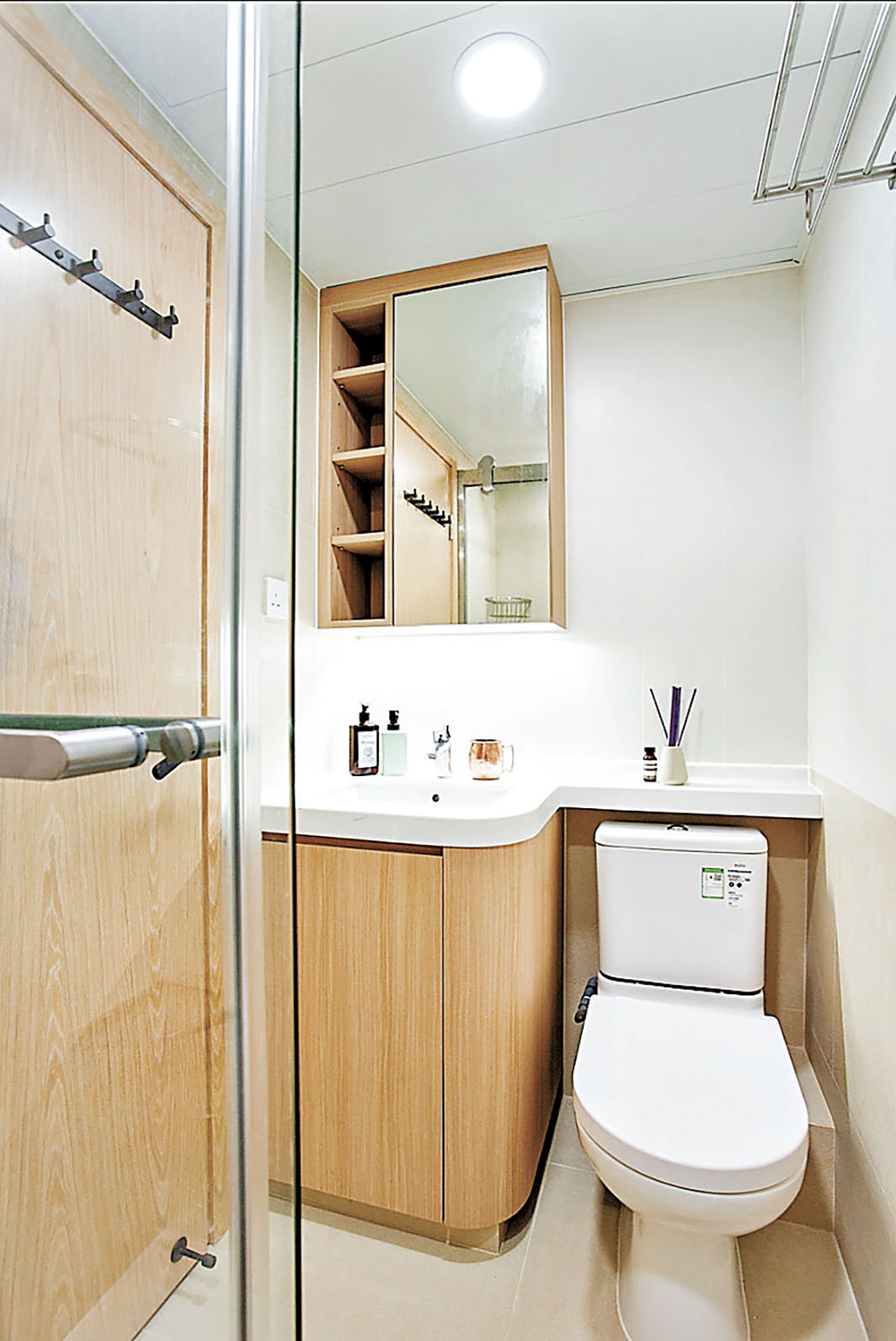 ■洗手間地櫃特意用上圓邊。