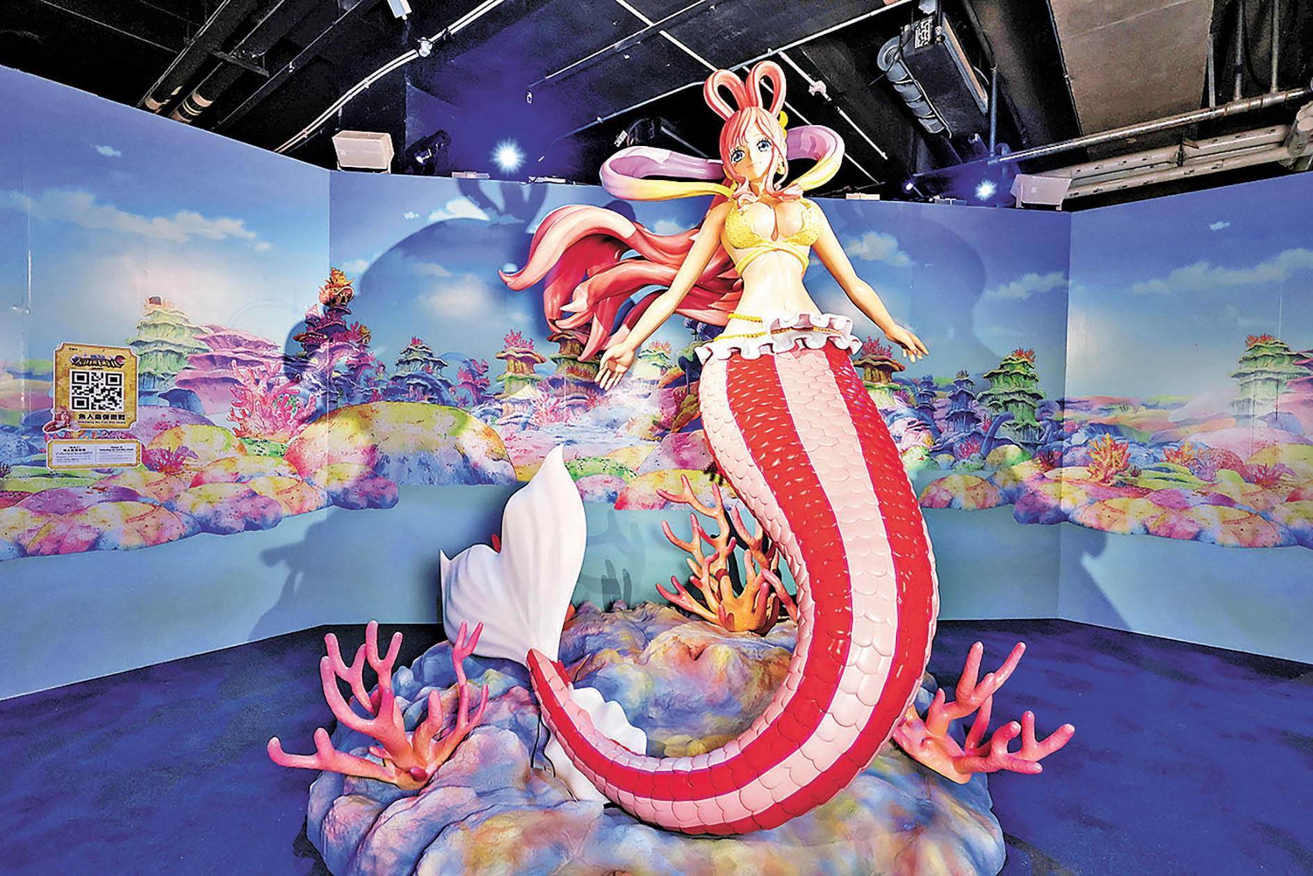 ■人魚公主白星巨型雕塑。