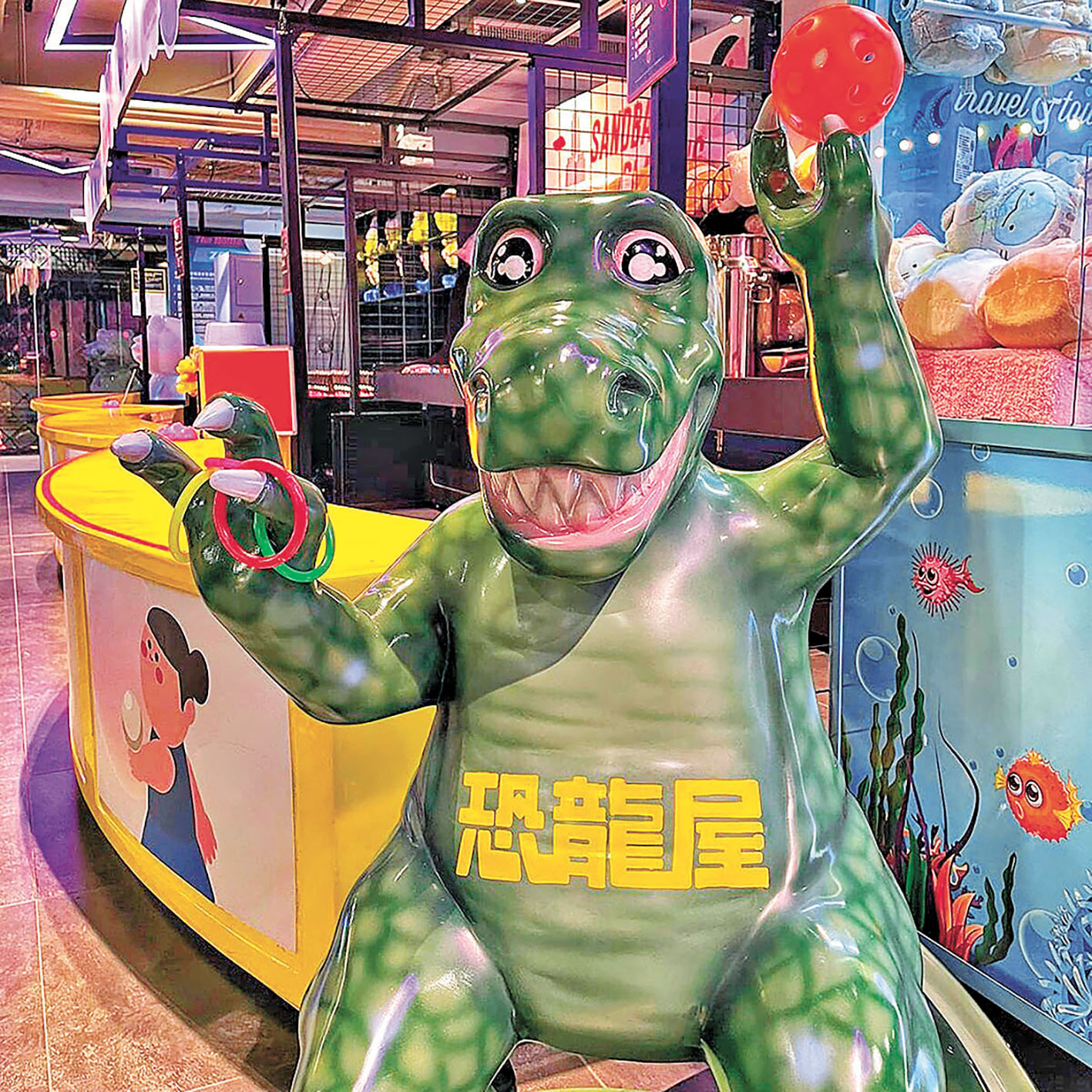 ■經典恐龍屋裝飾。
