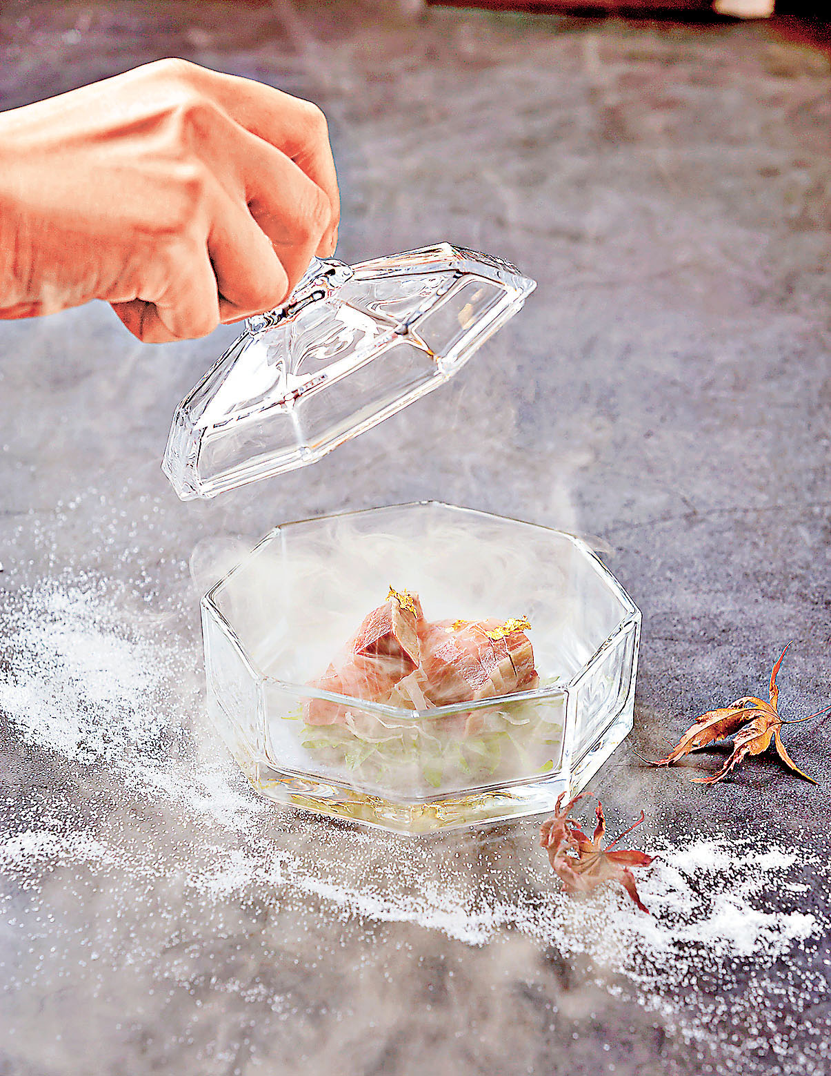 ■金箔包裹A4宮崎和牛。