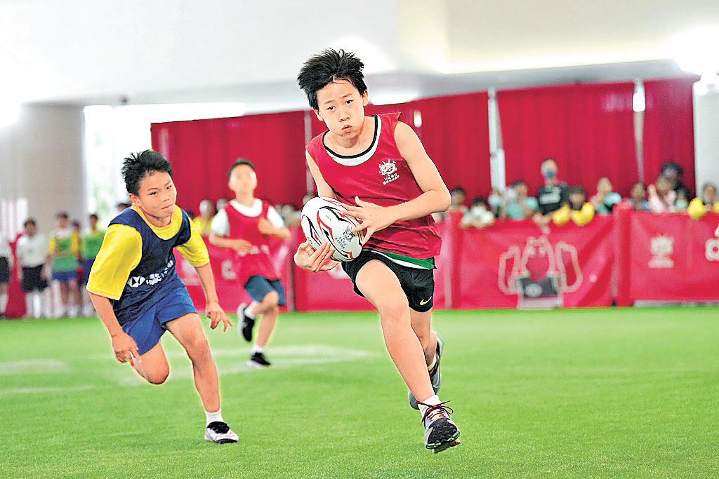 ■小球員在迷你欖球場上展現才華。