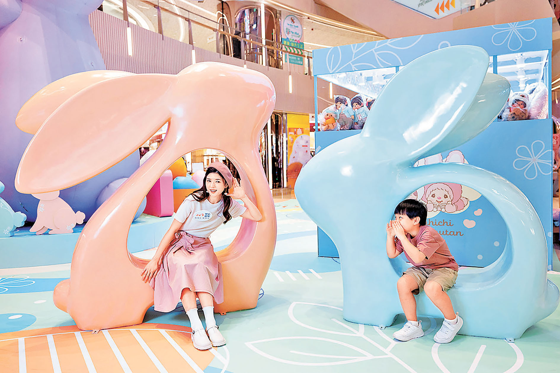 ■「春日兔樂園」大型兔兔座位供大家拍照留念。