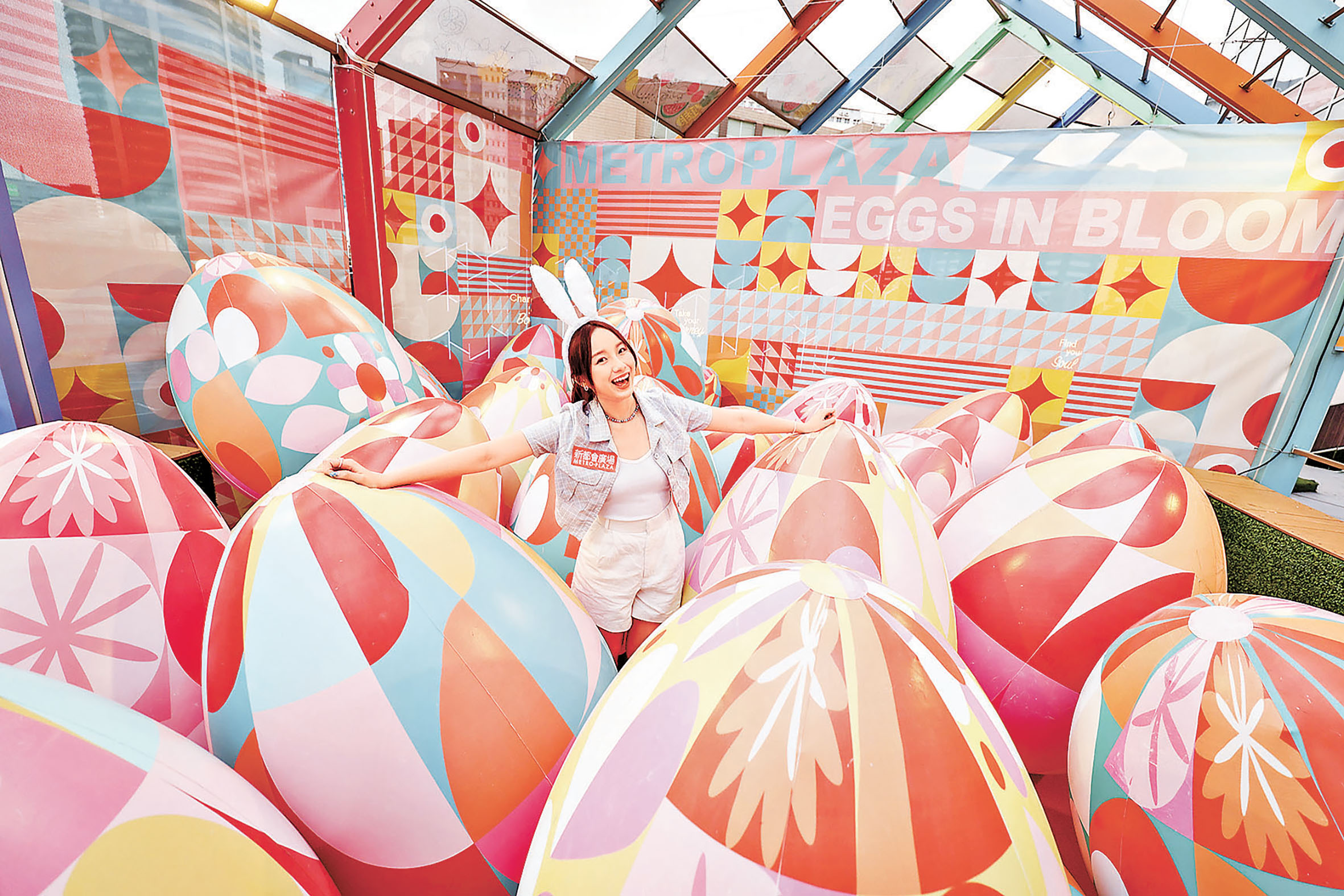 ■L5樓天空小屋內有30隻立體彩蛋，布滿小屋。