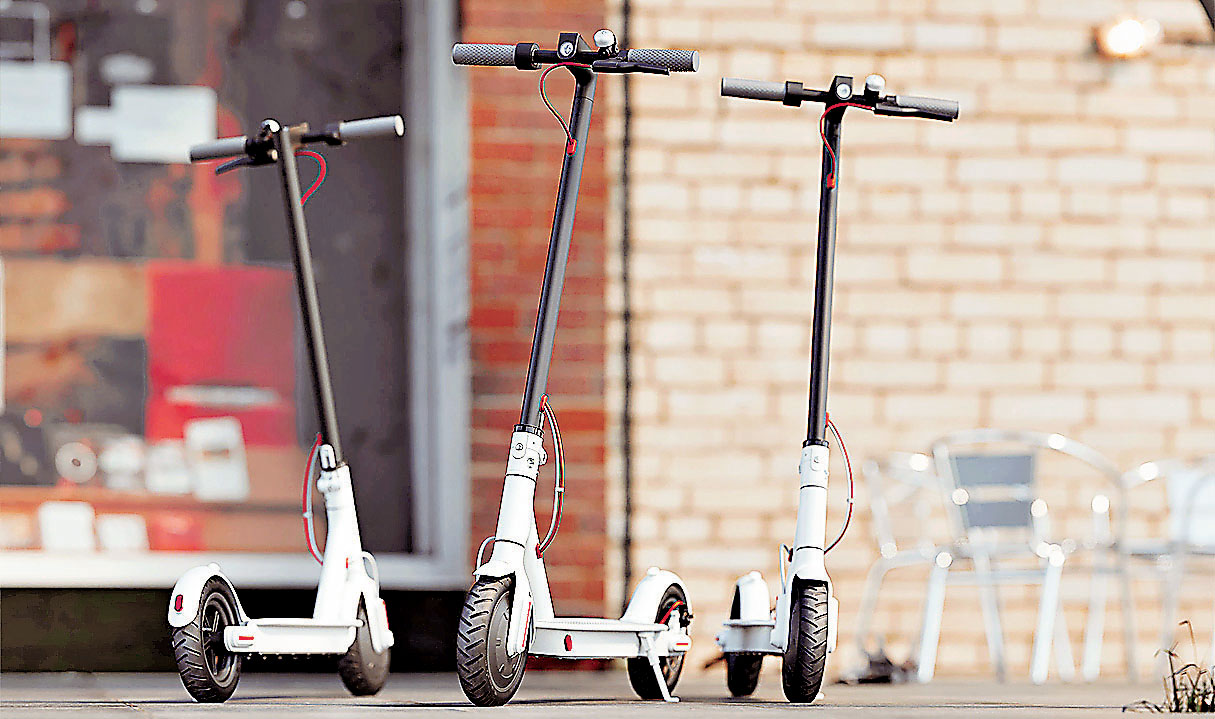 ■新加坡電動滑板車安裝了限速線，車速受到限制。