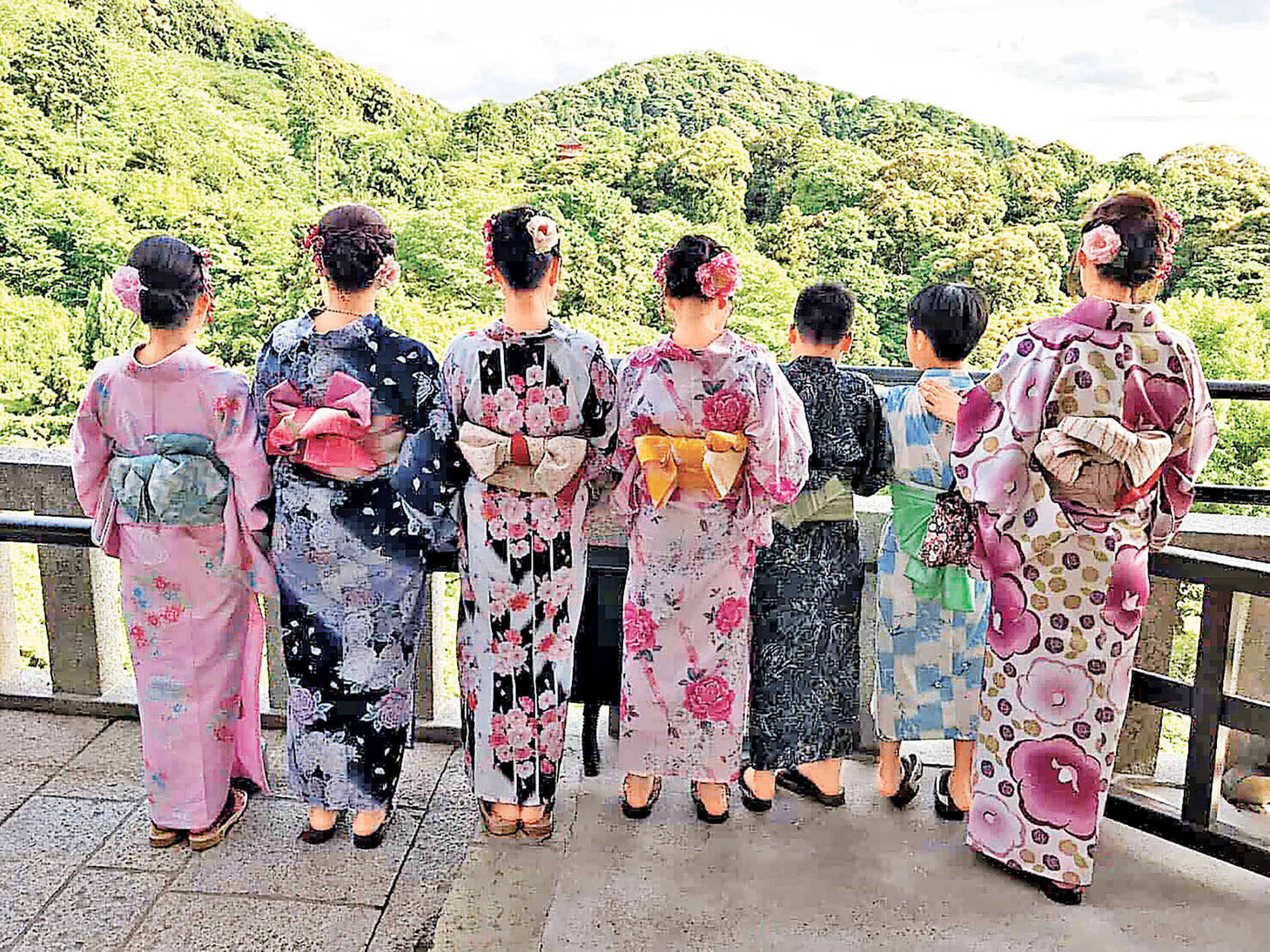 ■遊客到日本旅遊，都喜歡一嘗穿和服的滋味。