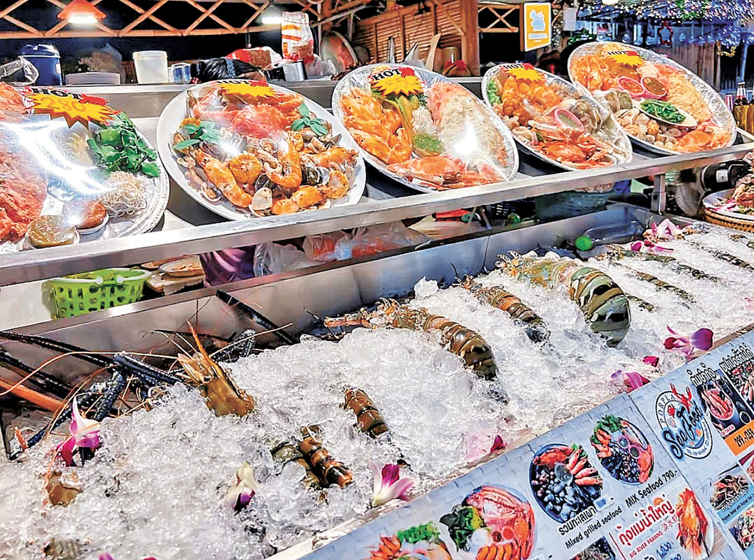 ■冰涷海鮮拼盤，種類選擇多。