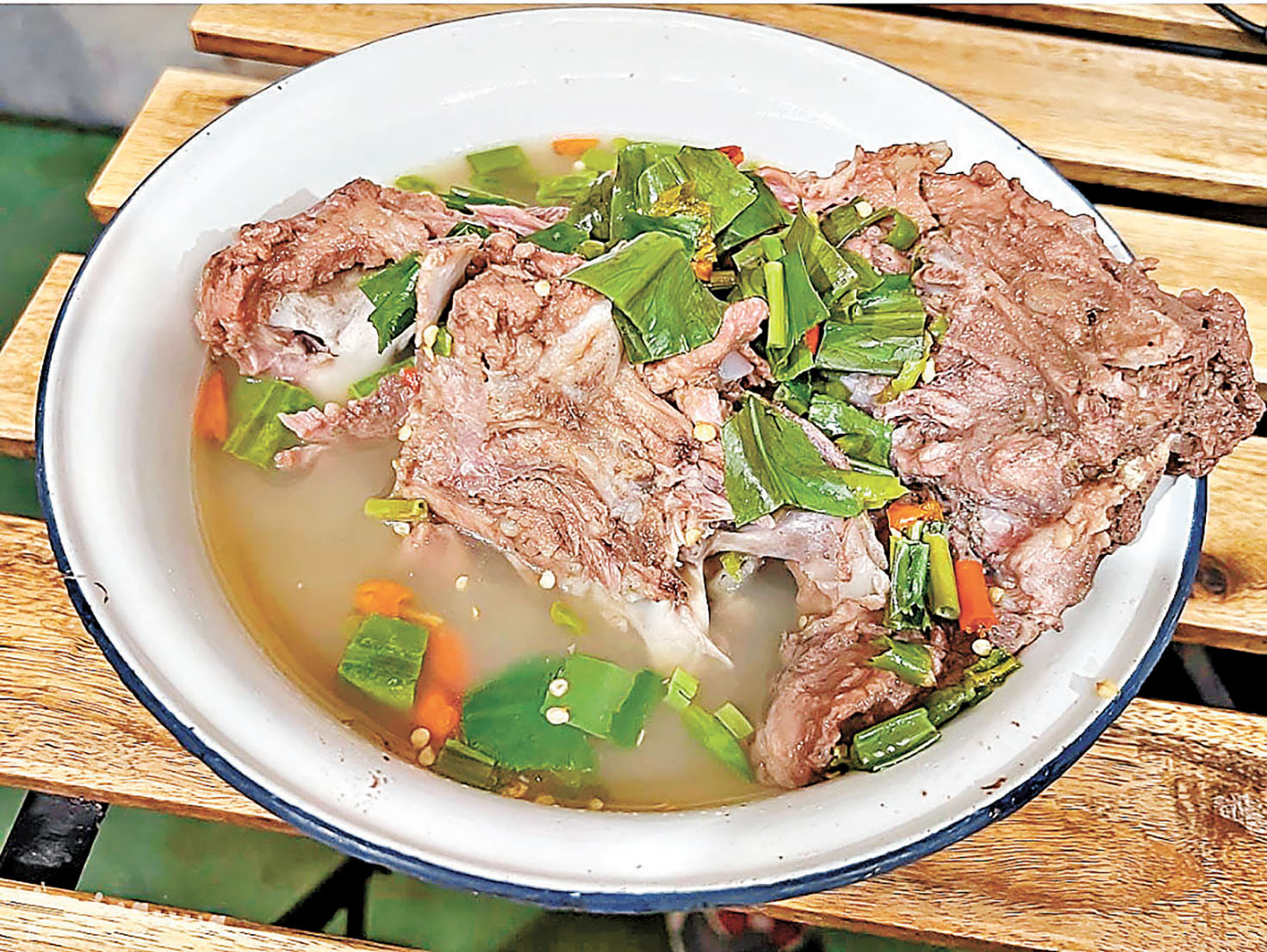 ■「火山排骨」肉質軟嫩。