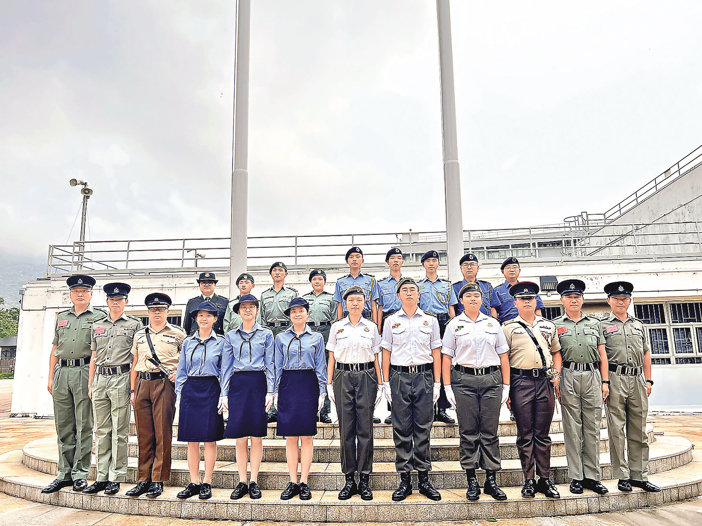 ■參與升旗訓練的青年制服隊伍。