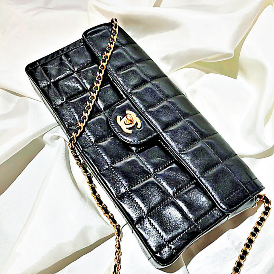 ■AMor最受歡迎是CHANEL的中古手袋。