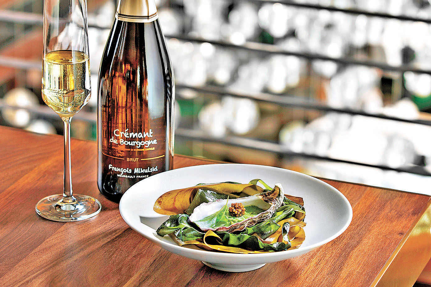 ■輕烤法國吉拉多蠔配法式酸奶油海苔。