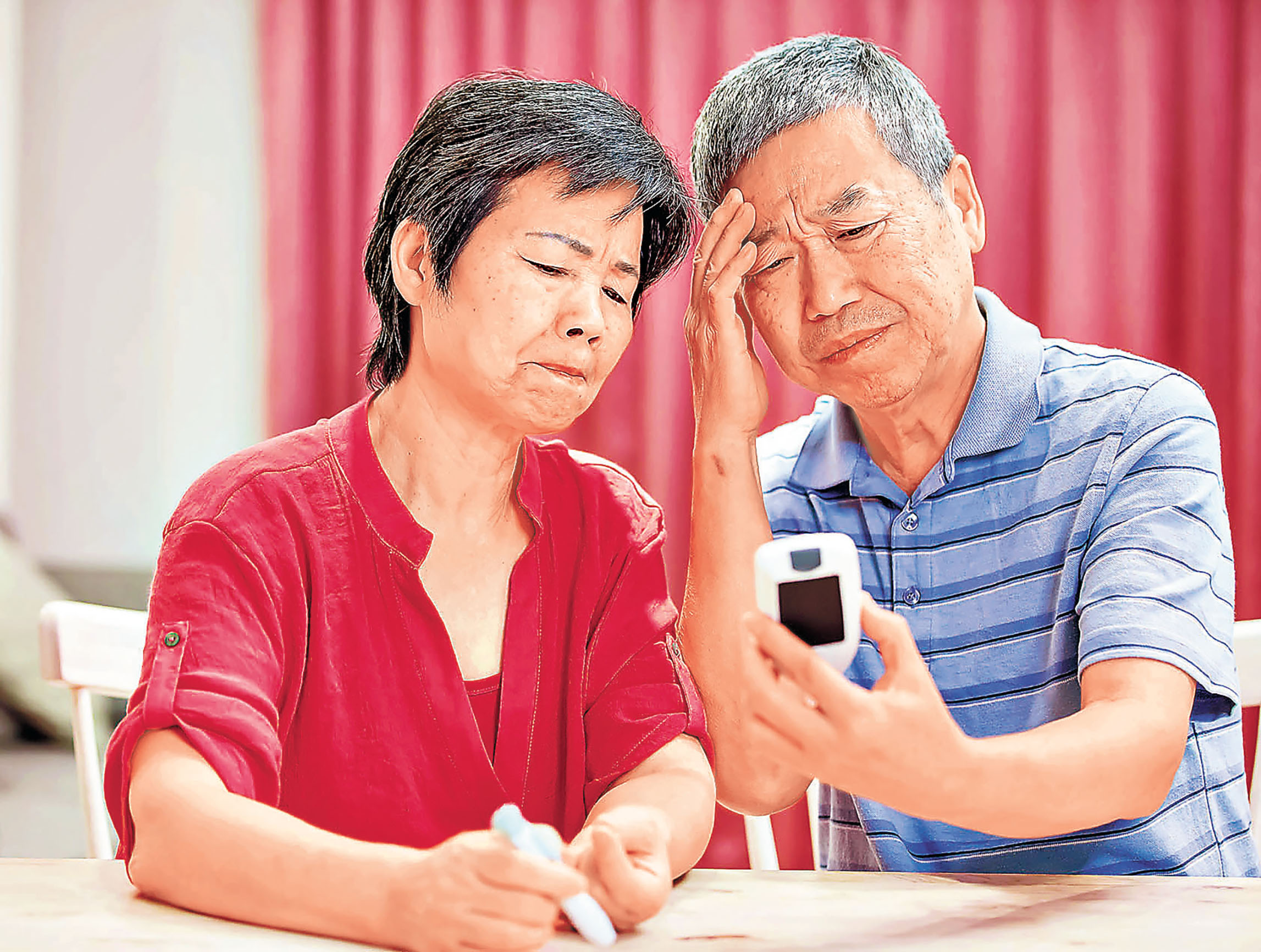 ■高血糖會導致眼球晶體腫脹及降低透澈度。