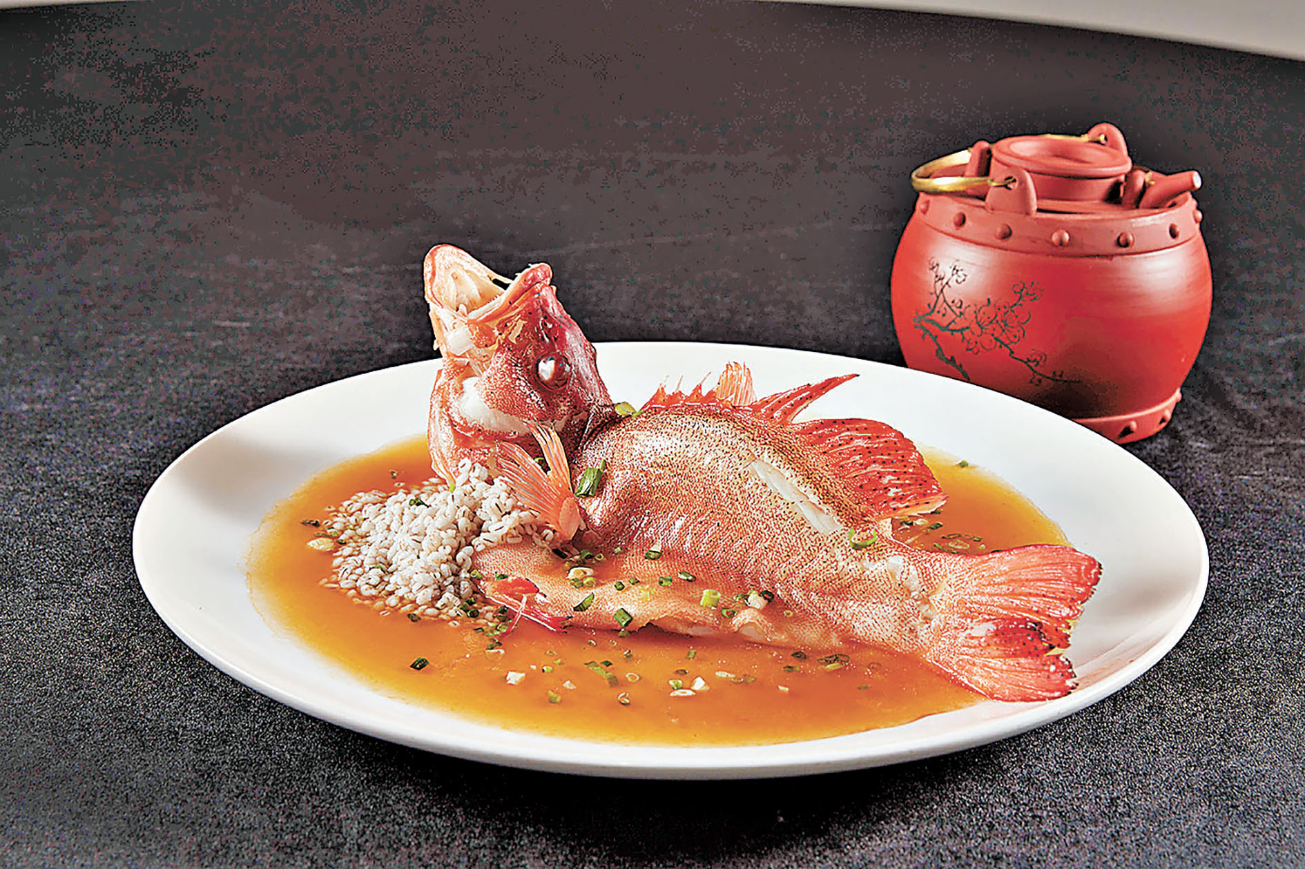 ■二十年陳花雕海上鮮。