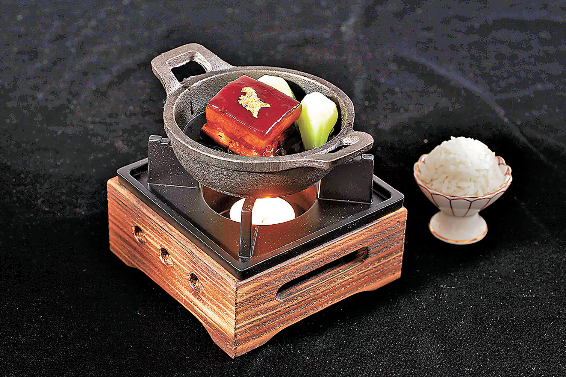 ■蘇軾慢煮東坡肉。