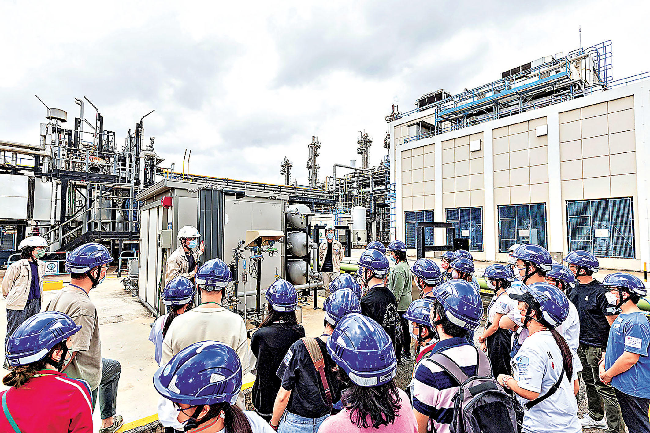 ■學員在參觀大埔煤氣廠期間，了解包括智慧能源發展。