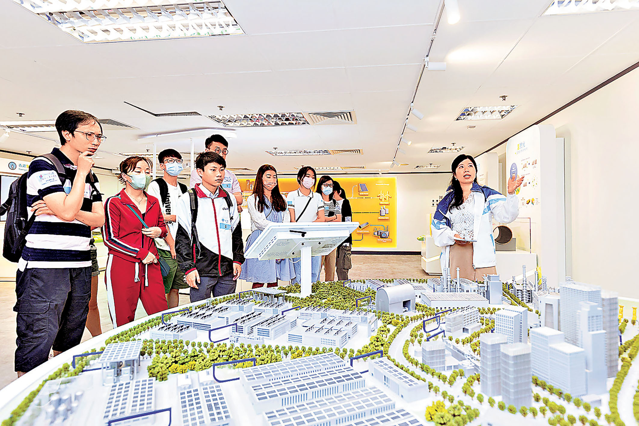 ■學員參觀「煤氣創新館」及「未來能源館 」。