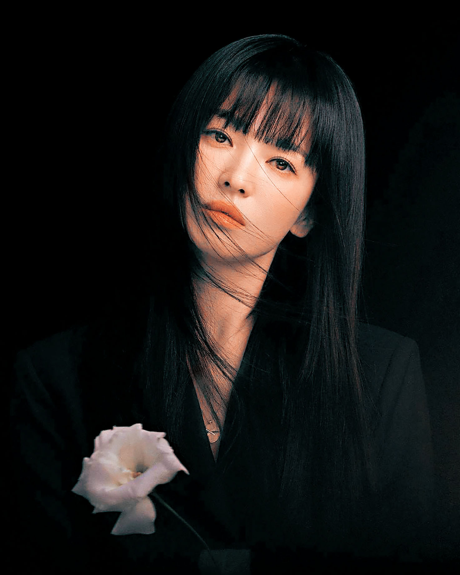 ■宋慧喬的直髮加劉海很減齡。 Ig@kyo1122